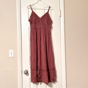 Maternity Hint of Blush crochet sleeveless midi dress, size L